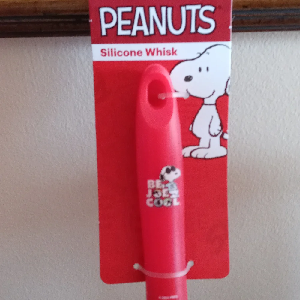 Silicon Snoopy whisk